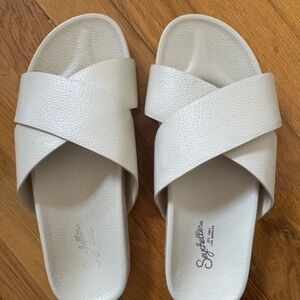 Seychelles Cream Cross-Band Sandals